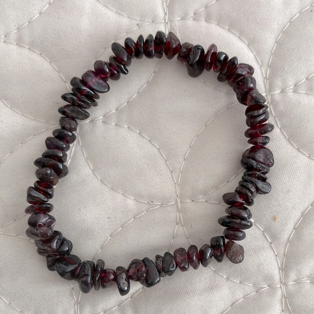 Red garnet  energy chip natural quartz crystal gemstone elastic bracelet